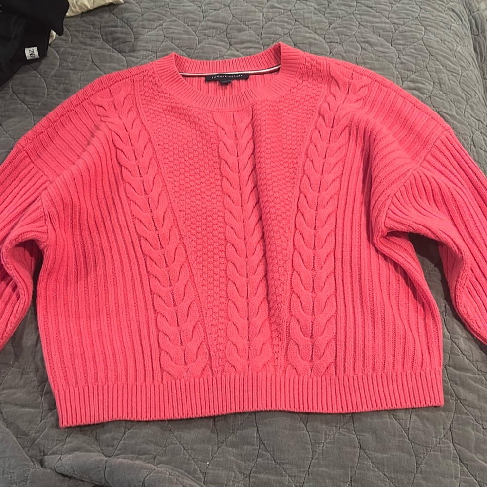 Tommy Hilfiger sweater size medium